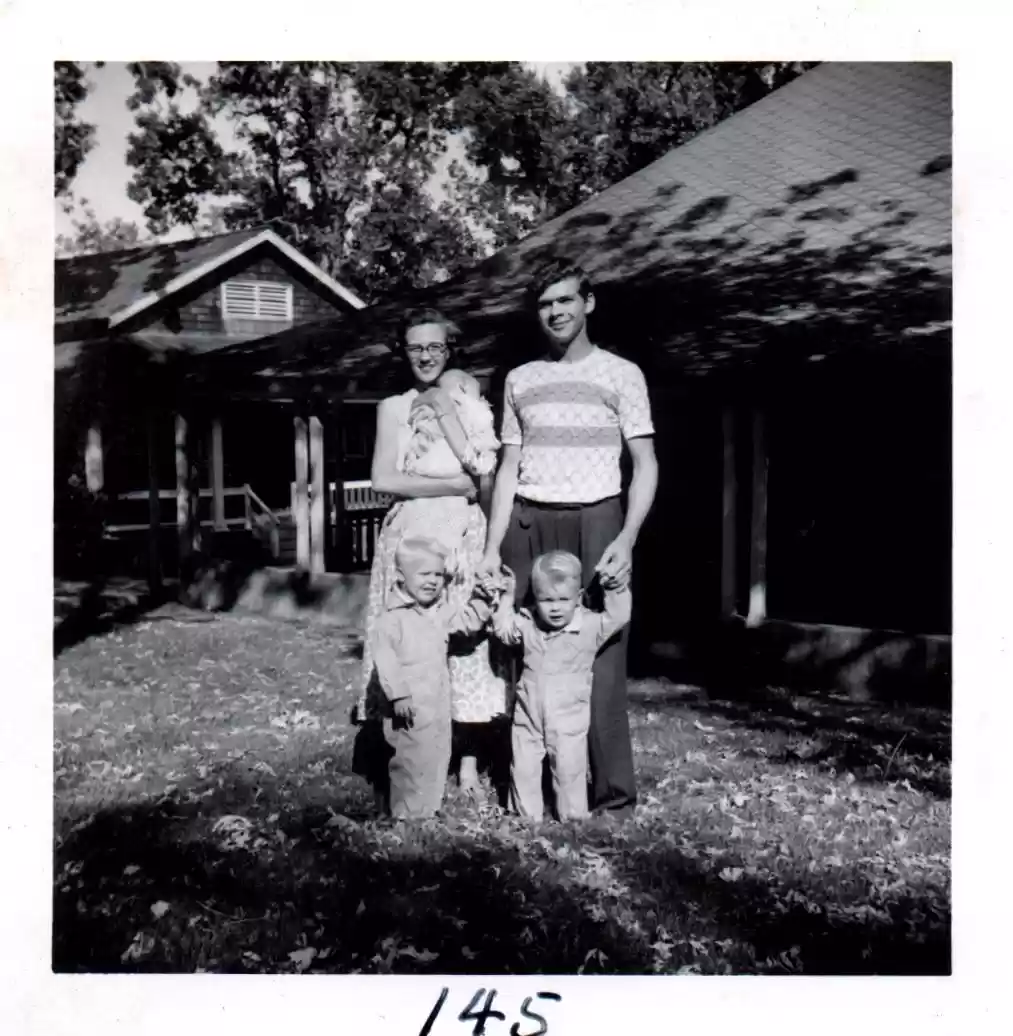 145-The Howard Anderson, Family. Irving, Texas